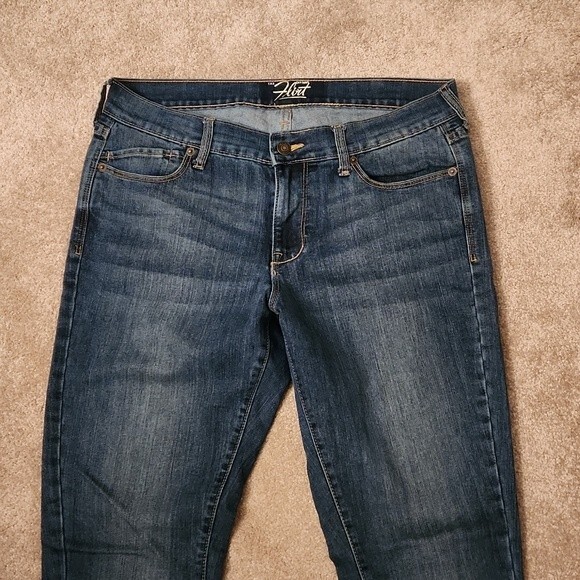 Old Navy Women's The Flirt Skinny Jeans Medium Wash Size 8 Long - Picture 3 of 5